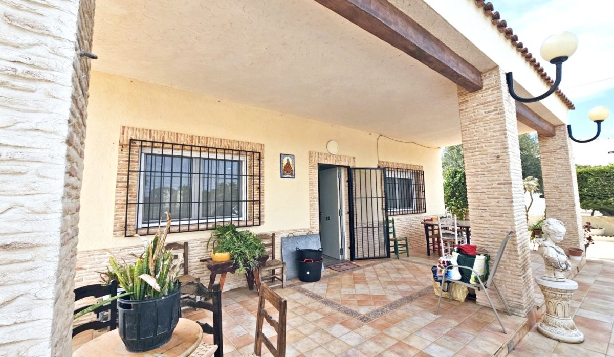 Resale - Villa - Los Alcazares