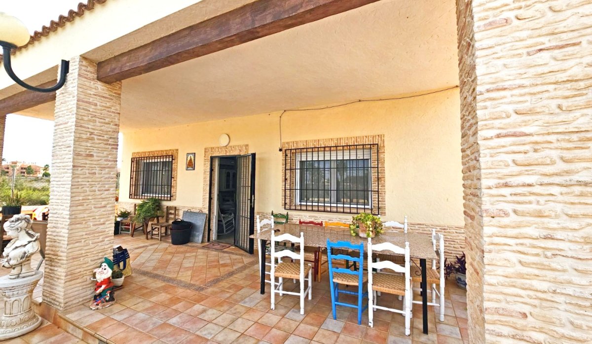 Resale - Villa - Los Alcazares