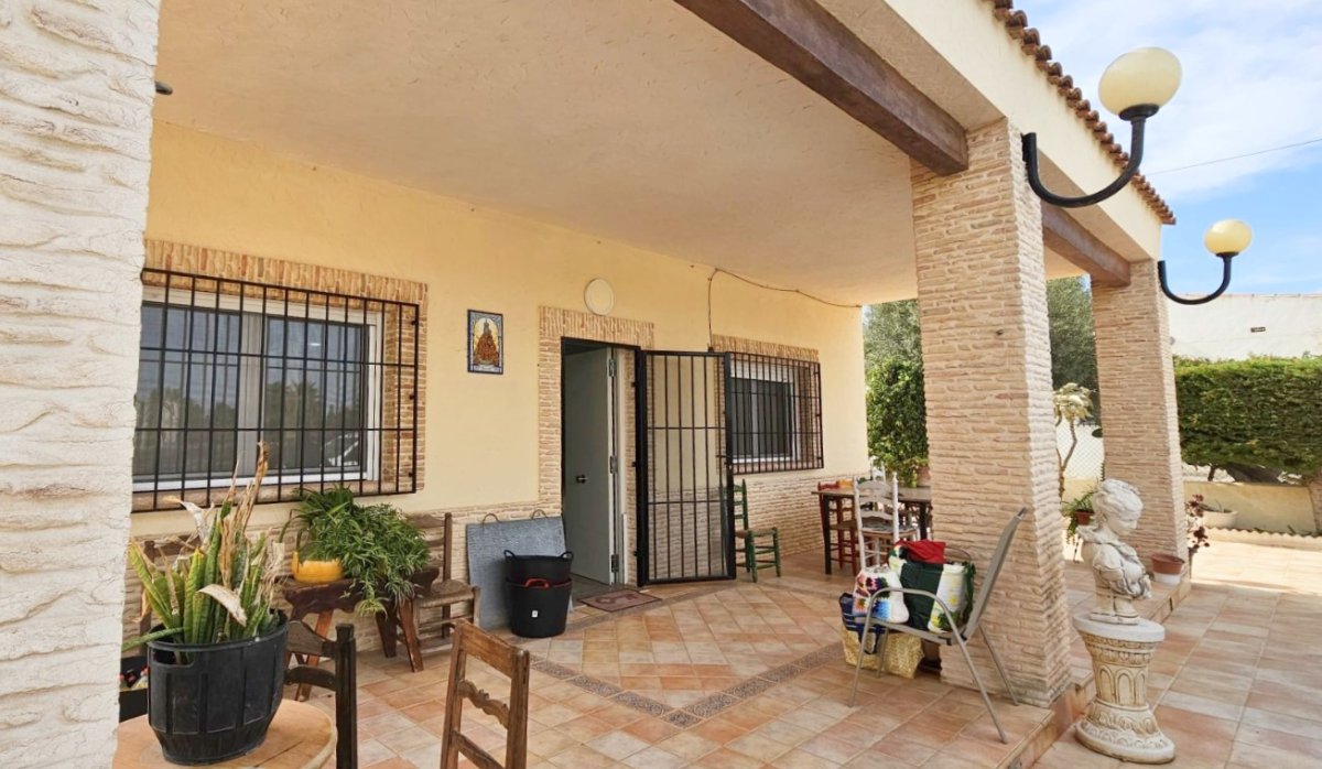 Resale - Villa - Los Alcazares