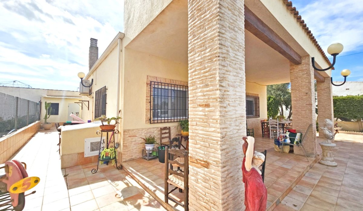 Resale - Villa - Los Alcazares