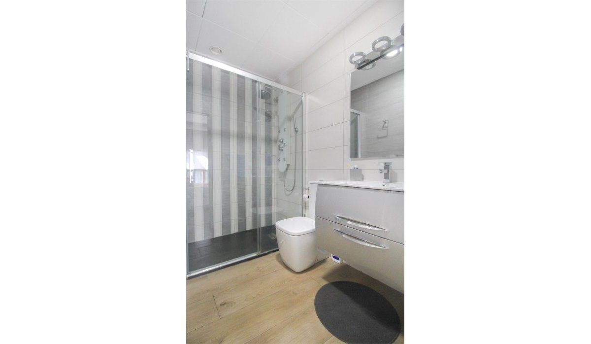 Resale - Townhouse - Los Alcazares