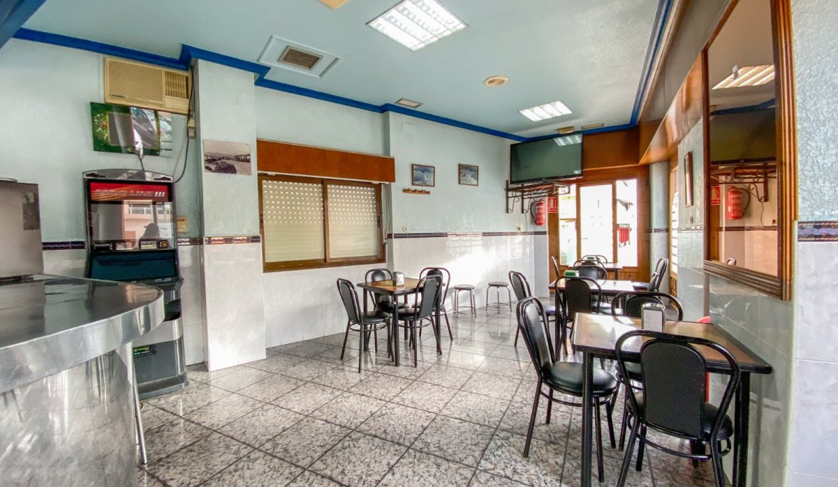 Revente - Commercial - Aguilas - Center