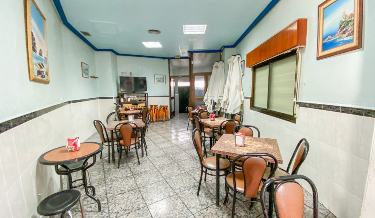 Revente - Commercial - Aguilas - Center