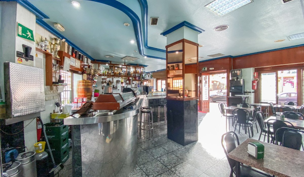 Revente - Commercial - Aguilas - Center