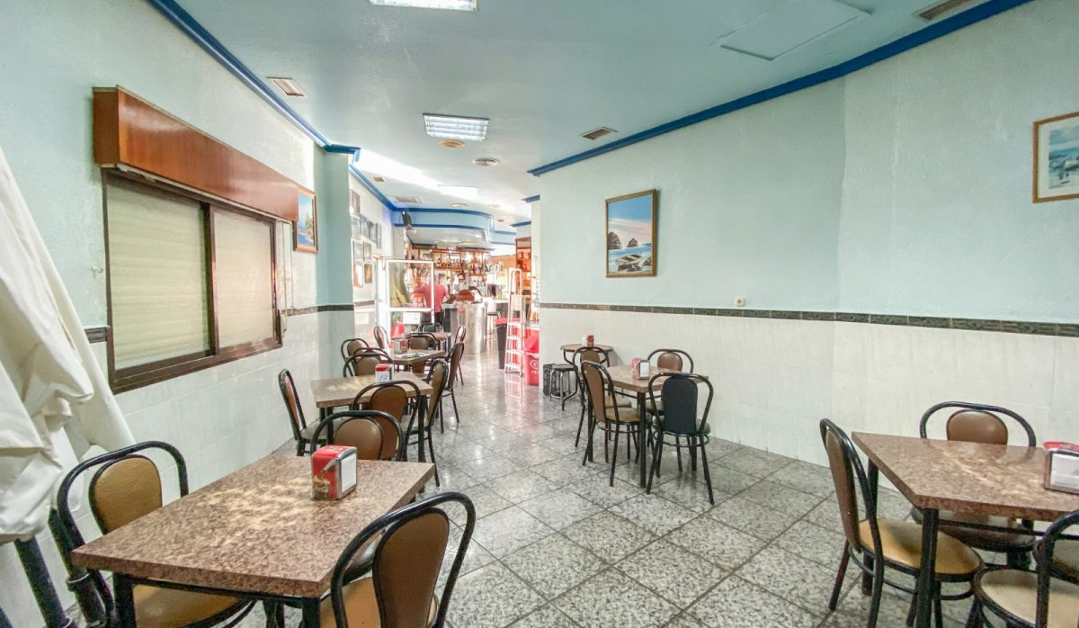 Revente - Commercial - Aguilas - Center