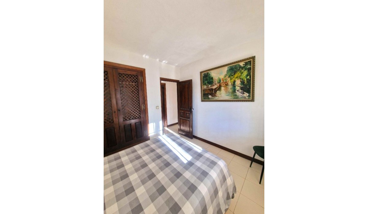 Resale - Apartment / flat - Torrevieja - Playa Los Locos