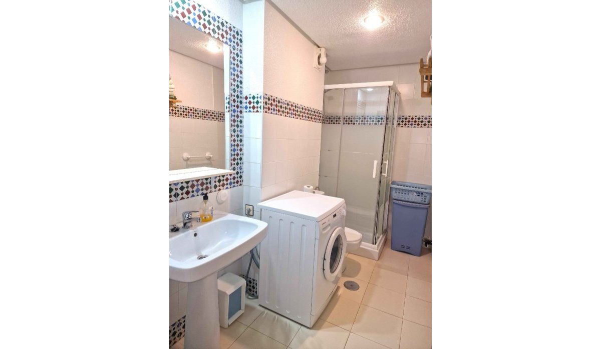 Resale - Apartment / flat - Torrevieja - Playa Los Locos