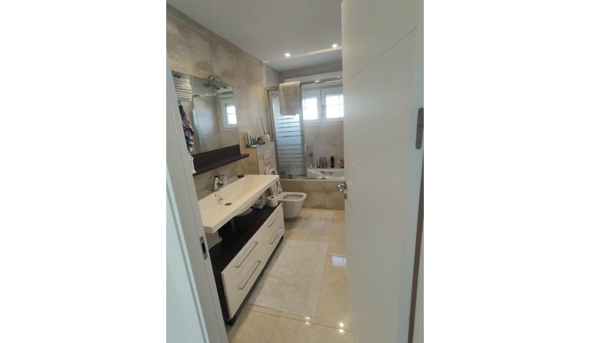 Resale - Villa - Orihuela Costa - La Zenia