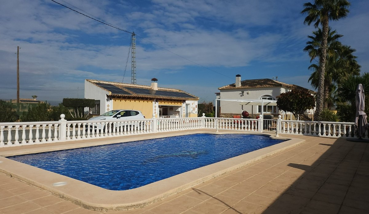 Resale - Villa - Catral