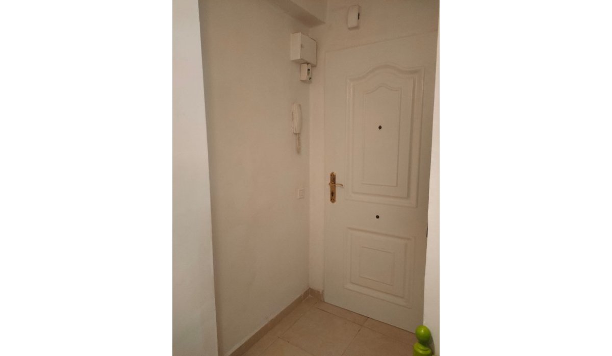 Resale - Apartment / flat - Torrevieja - La Mata