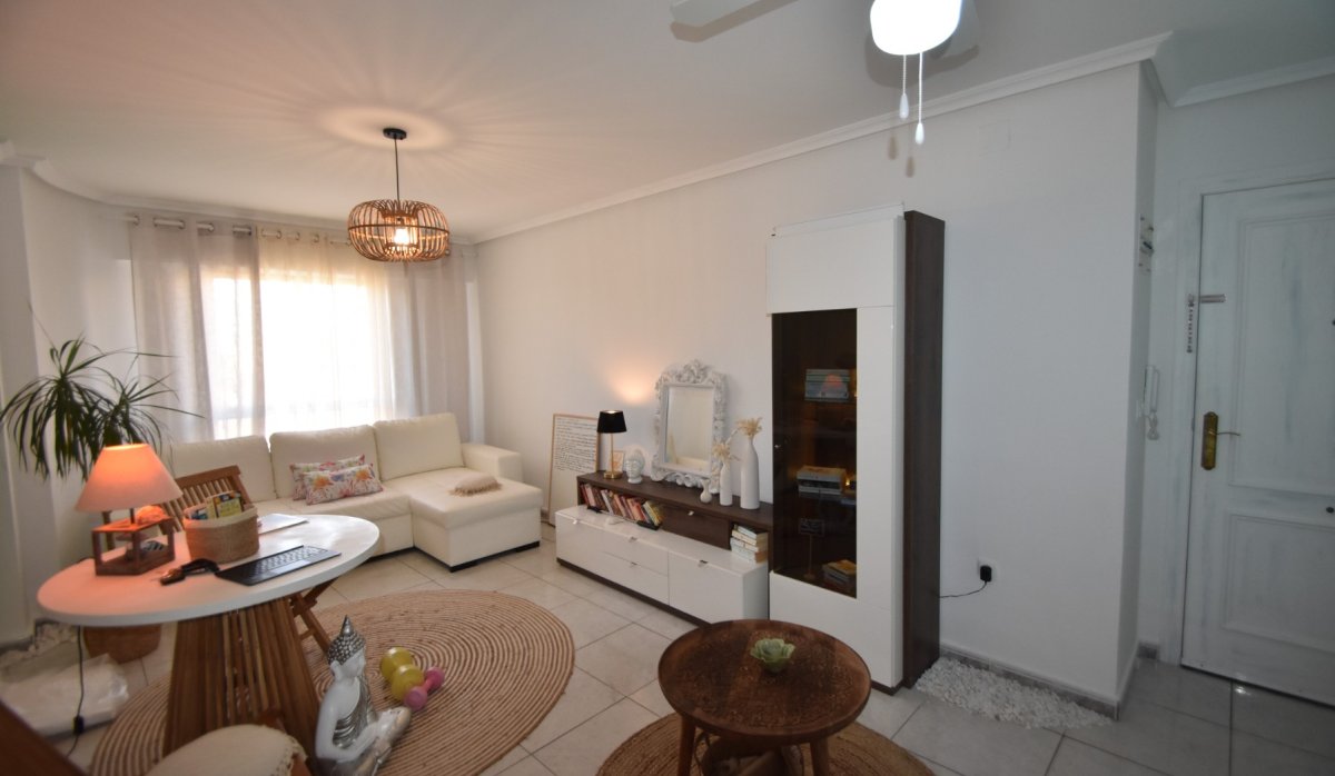 Resale - Apartment / flat - La Marina - El Pinet