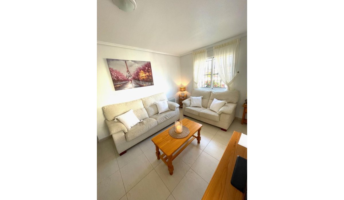 Resale - Townhouse - Ciudad quesada - Lo Pepin