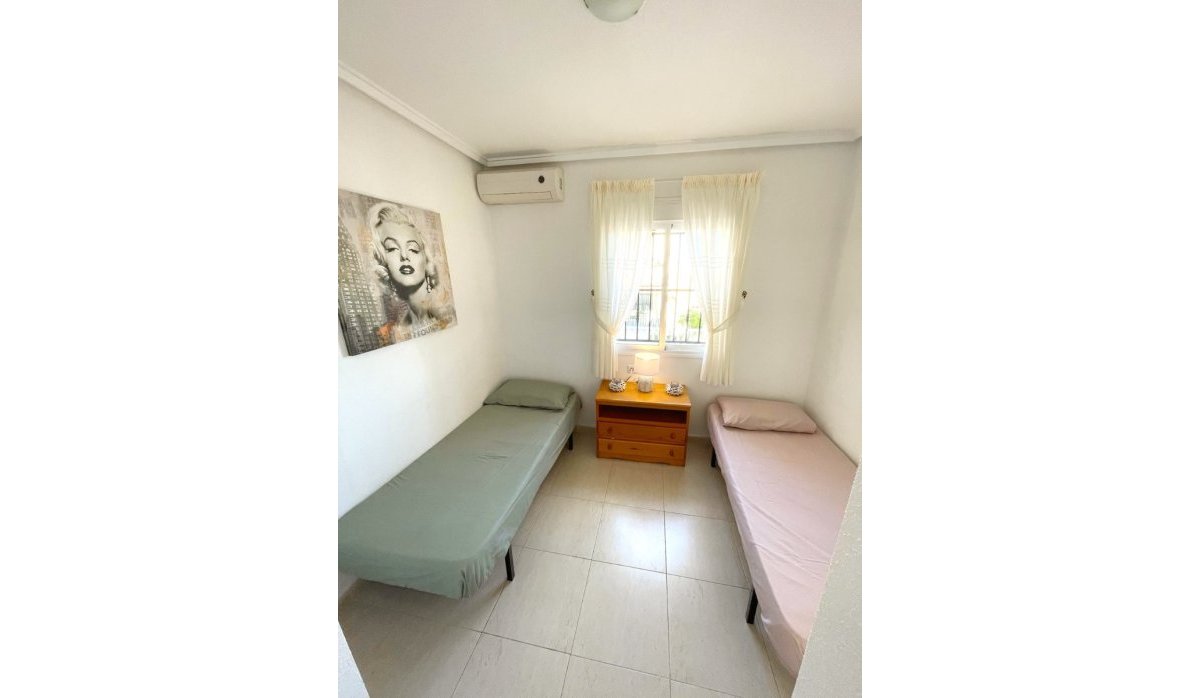 Resale - Townhouse - Ciudad quesada - Lo Pepin