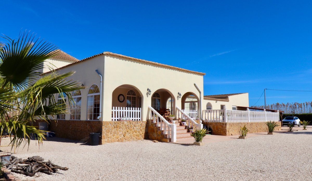 Resale - Villa - Catral