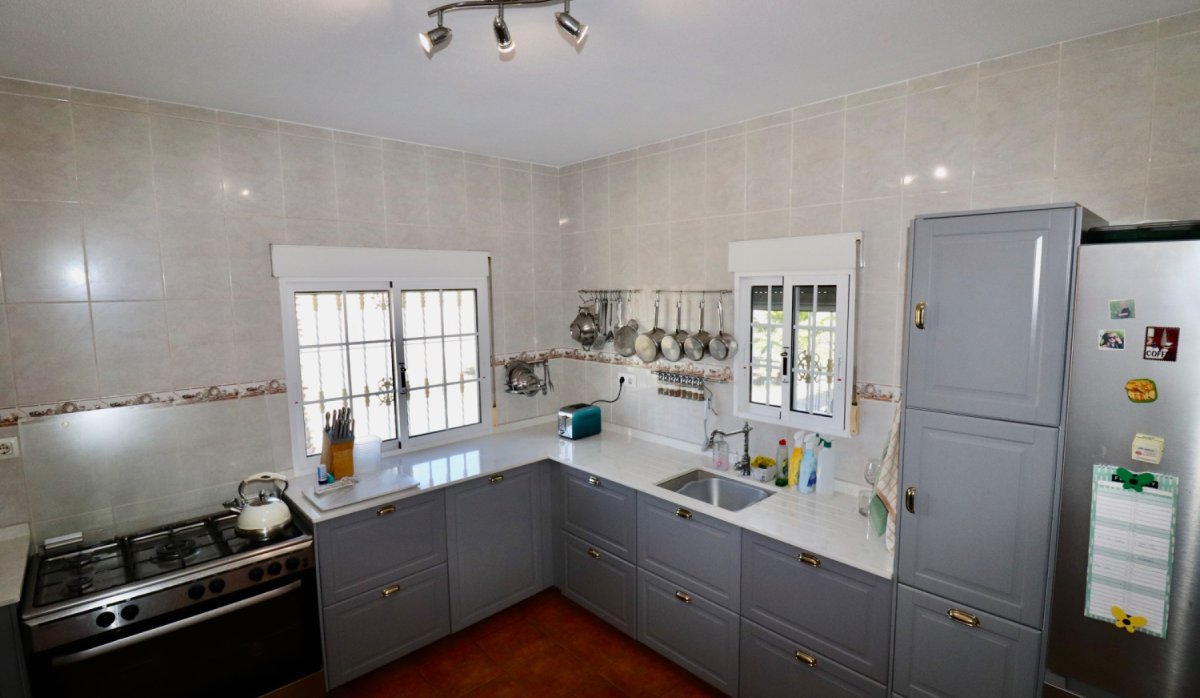 Resale - Villa - Catral