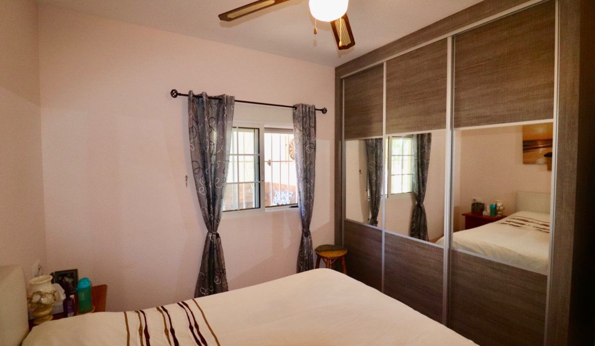 Resale - Villa - Catral