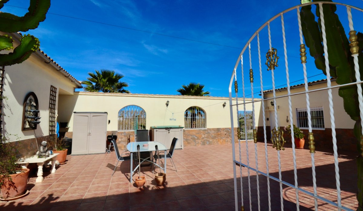 Resale - Villa - Catral