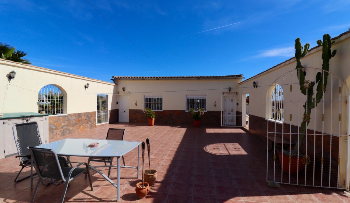 Resale - Villa - Catral