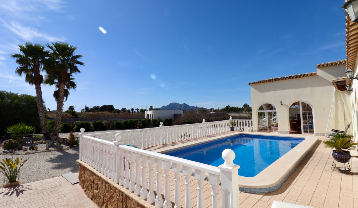 Resale - Villa - Catral