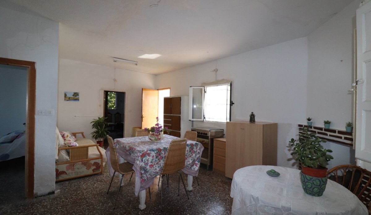 Resale - Villa - Albatera