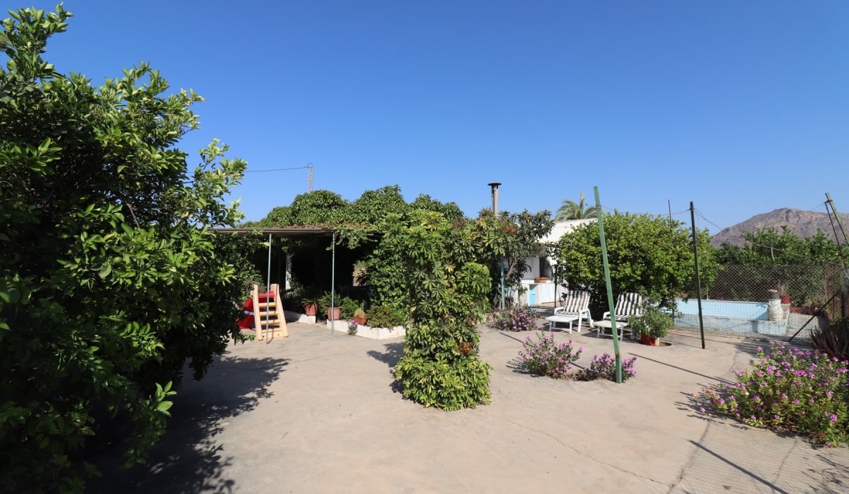Resale - Villa - Albatera