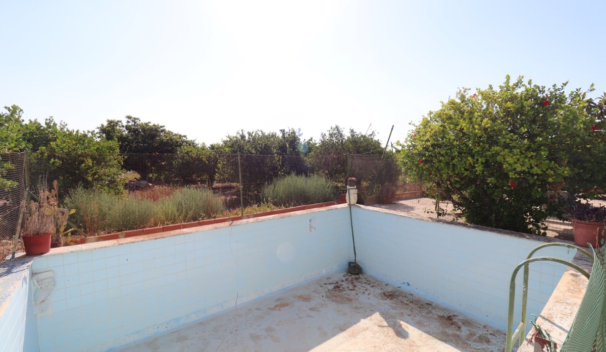 Resale - Villa - Albatera