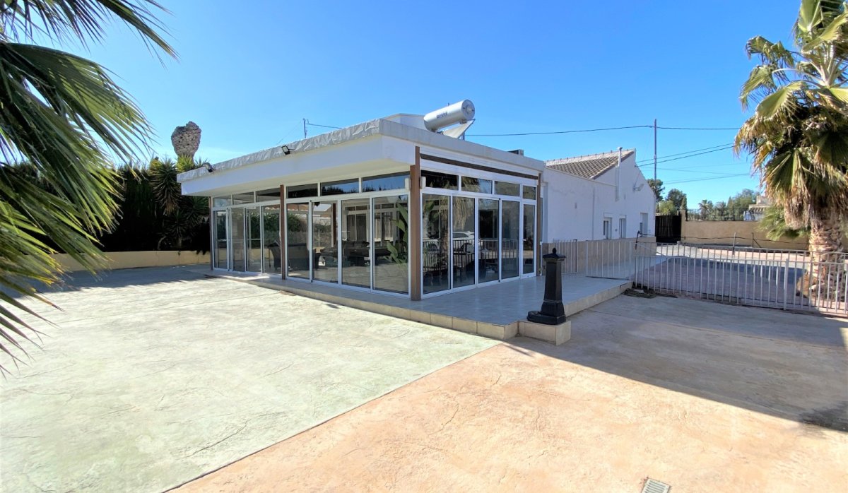 Resale - Villa - Sax