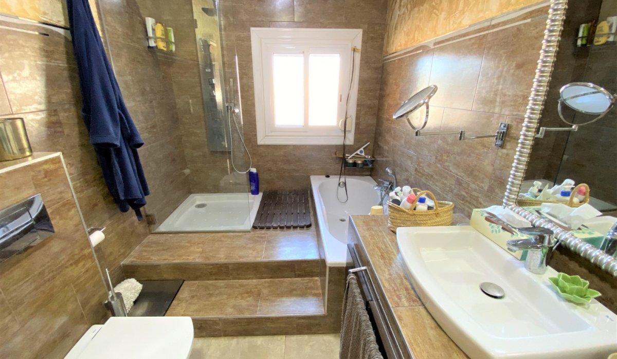 Resale - Villa - Sax