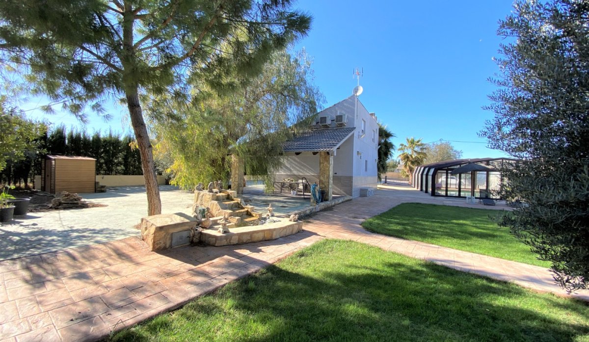 Resale - Villa - Sax