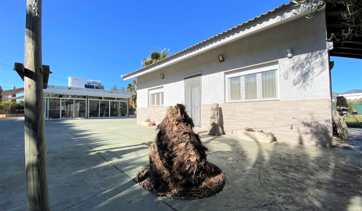 Resale - Villa - Sax