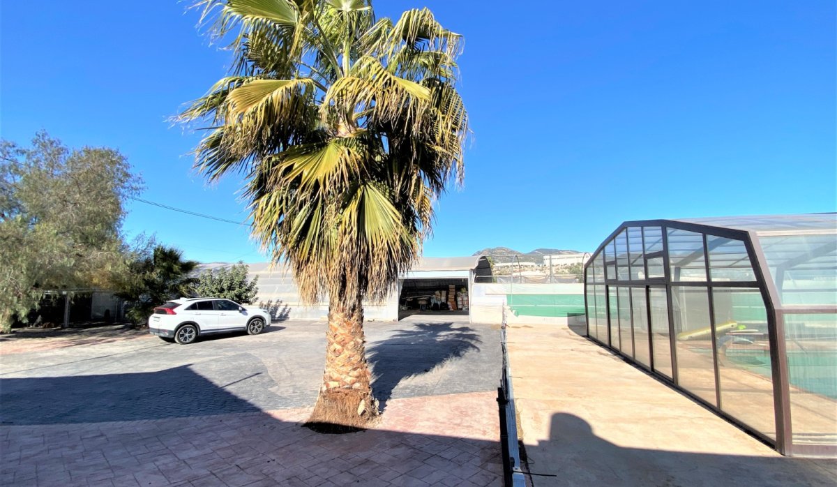 Resale - Villa - Sax