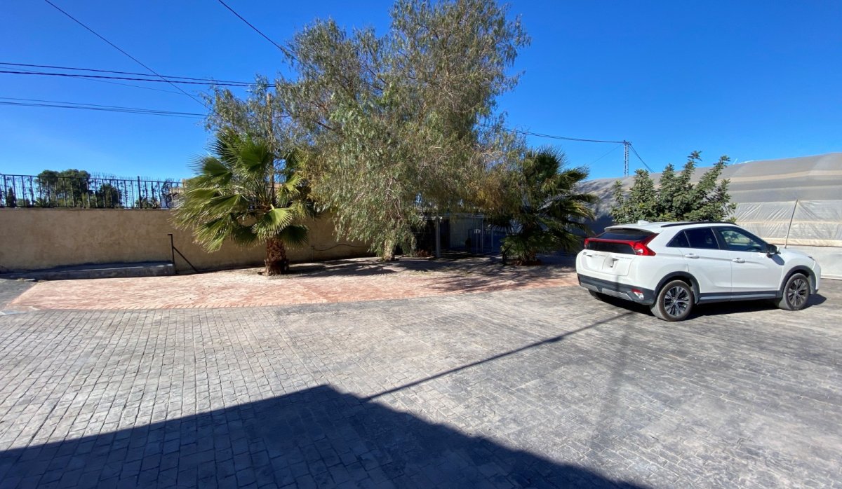 Resale - Villa - Sax