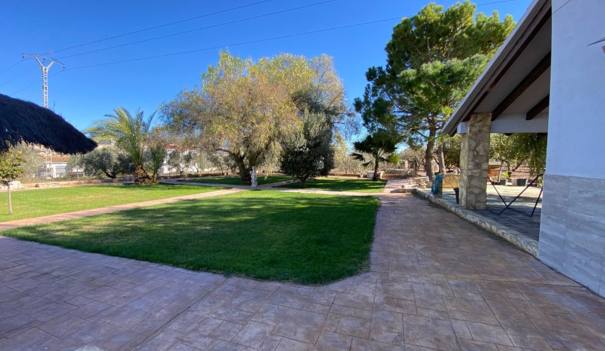 Resale - Villa - Sax