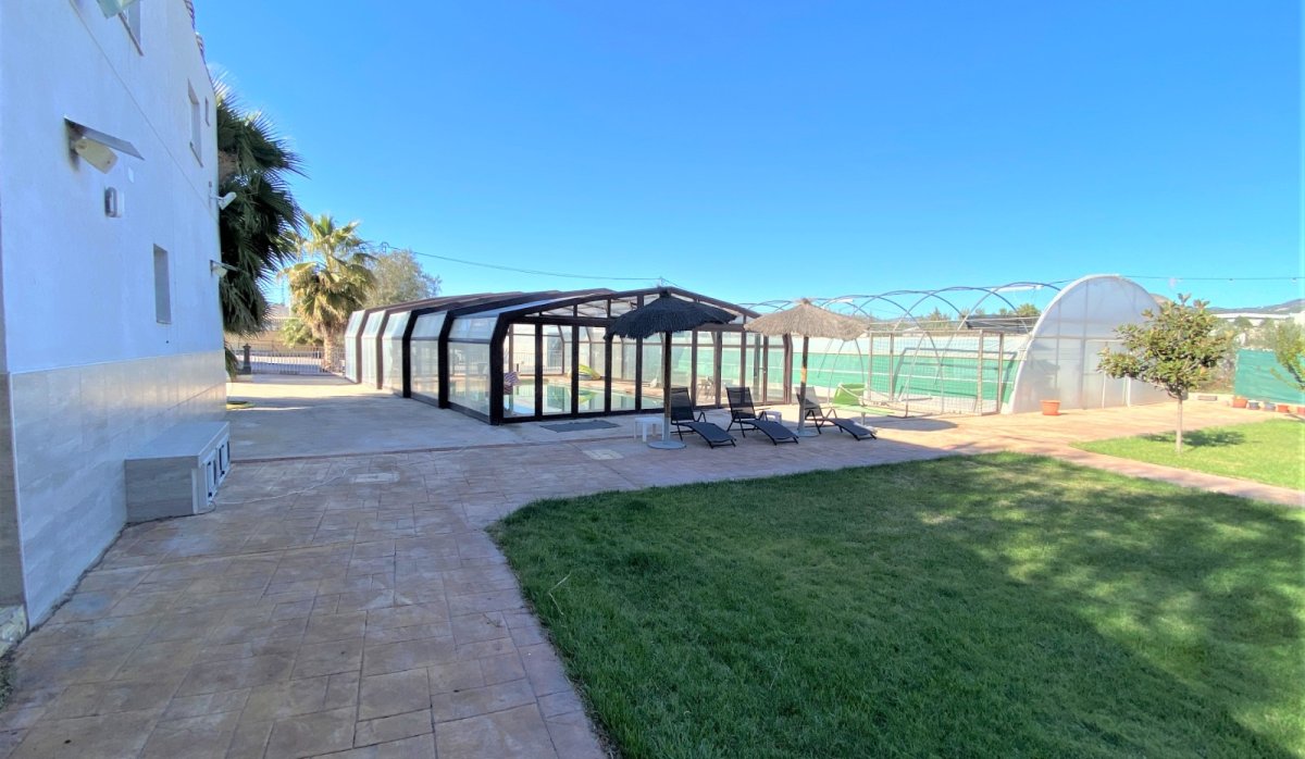 Resale - Villa - Sax