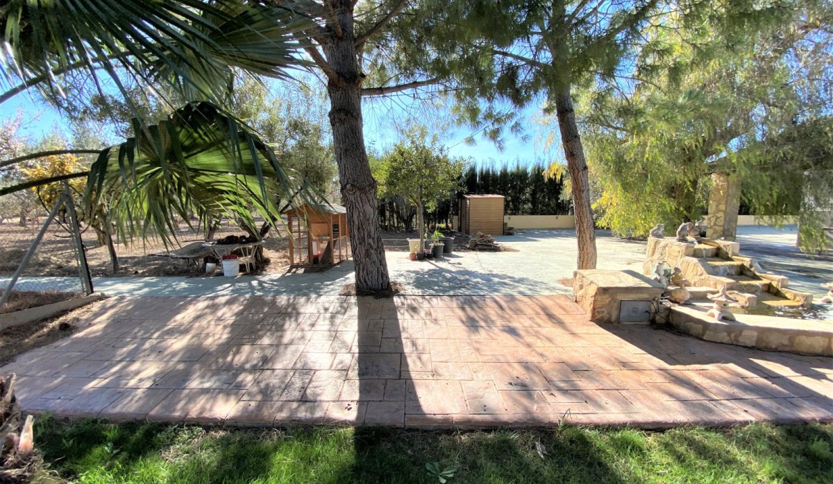 Resale - Villa - Sax