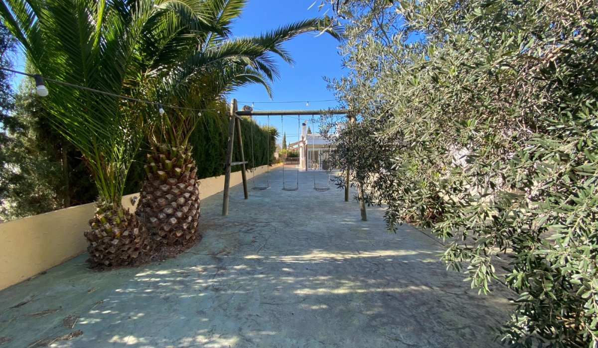 Resale - Villa - Sax