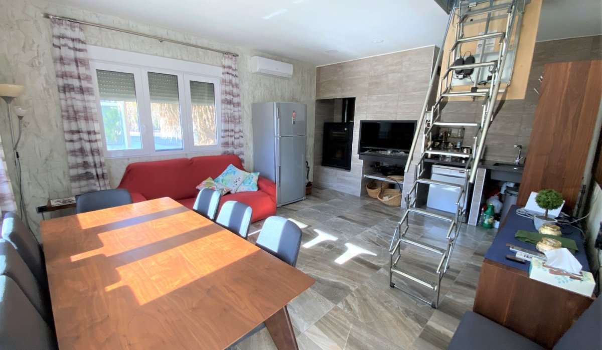 Resale - Villa - Sax