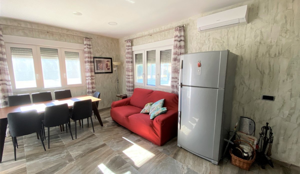 Resale - Villa - Sax