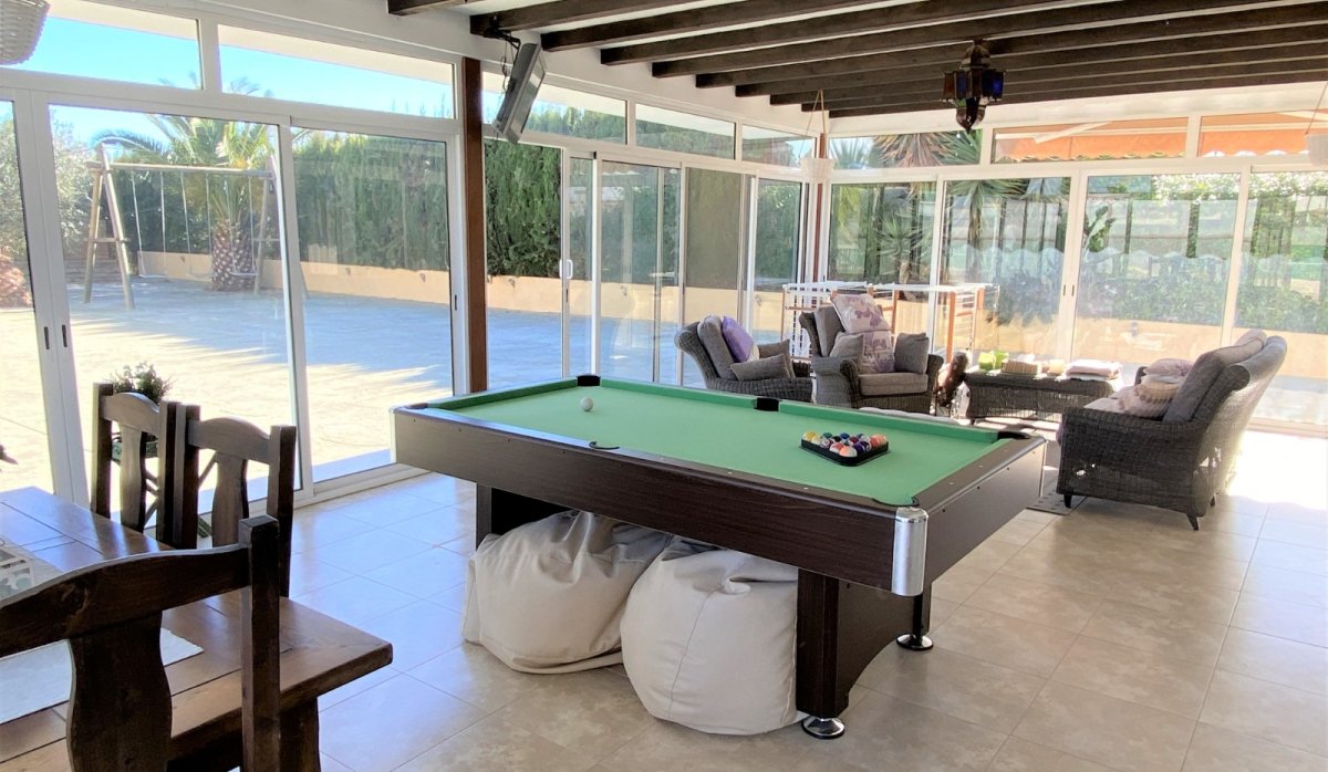 Resale - Villa - Sax
