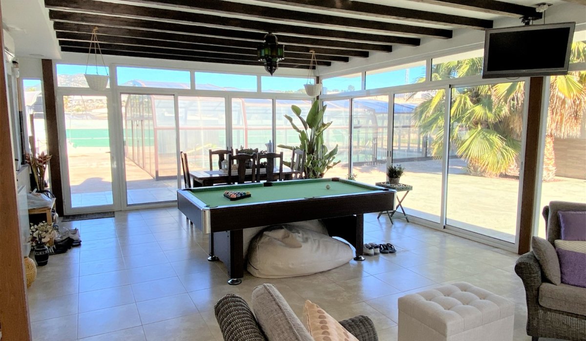 Resale - Villa - Sax
