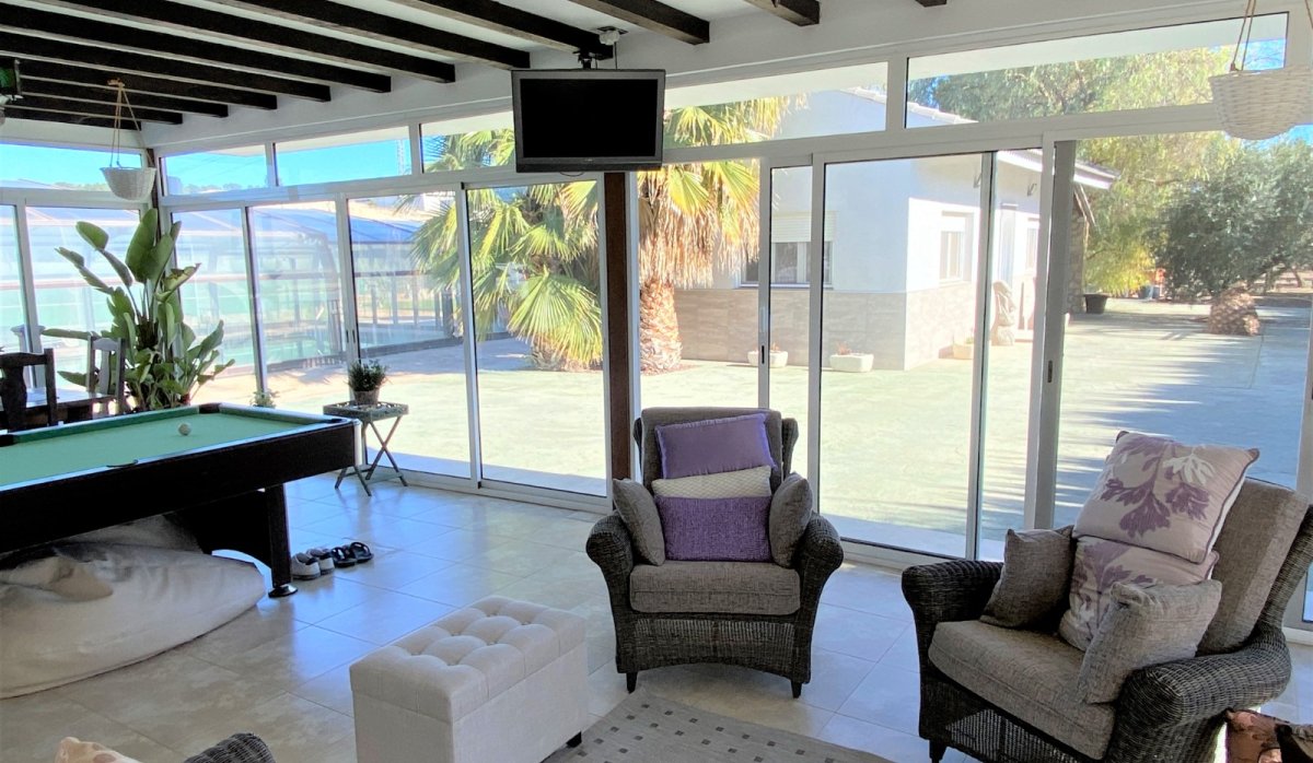 Resale - Villa - Sax