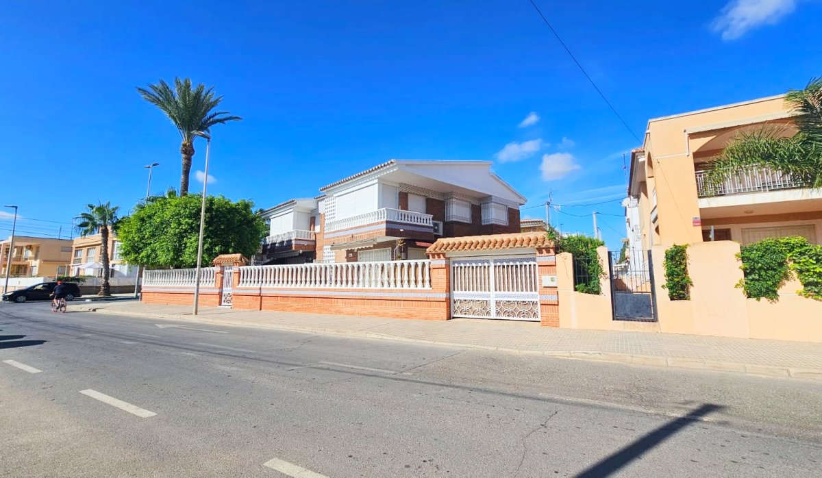 Reventa - Villa - Los Alcazares