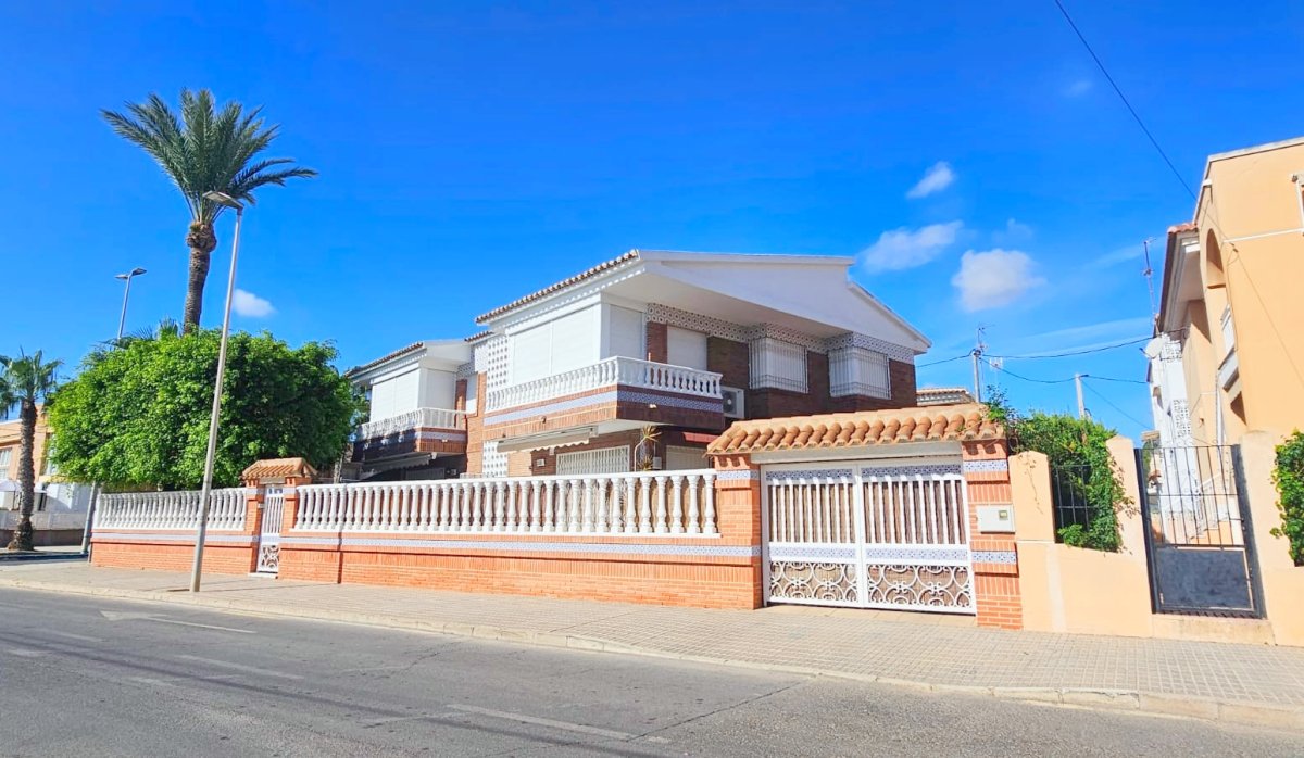 Reventa - Villa - Los Alcazares