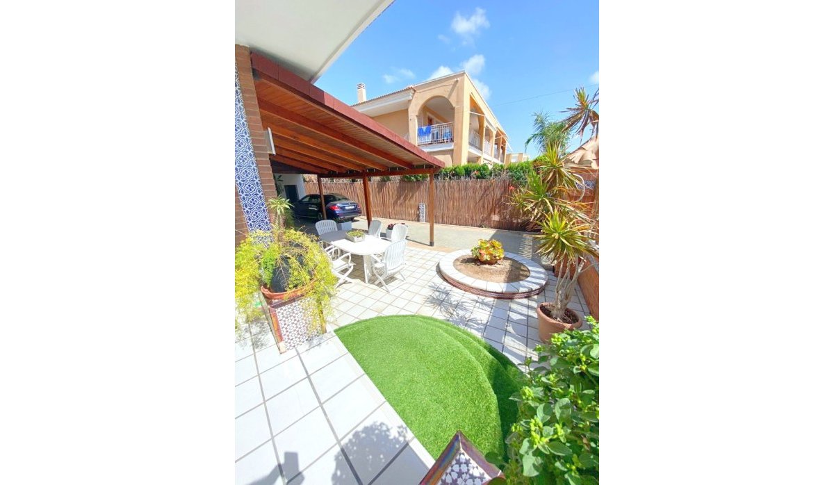 Reventa - Villa - Los Alcazares