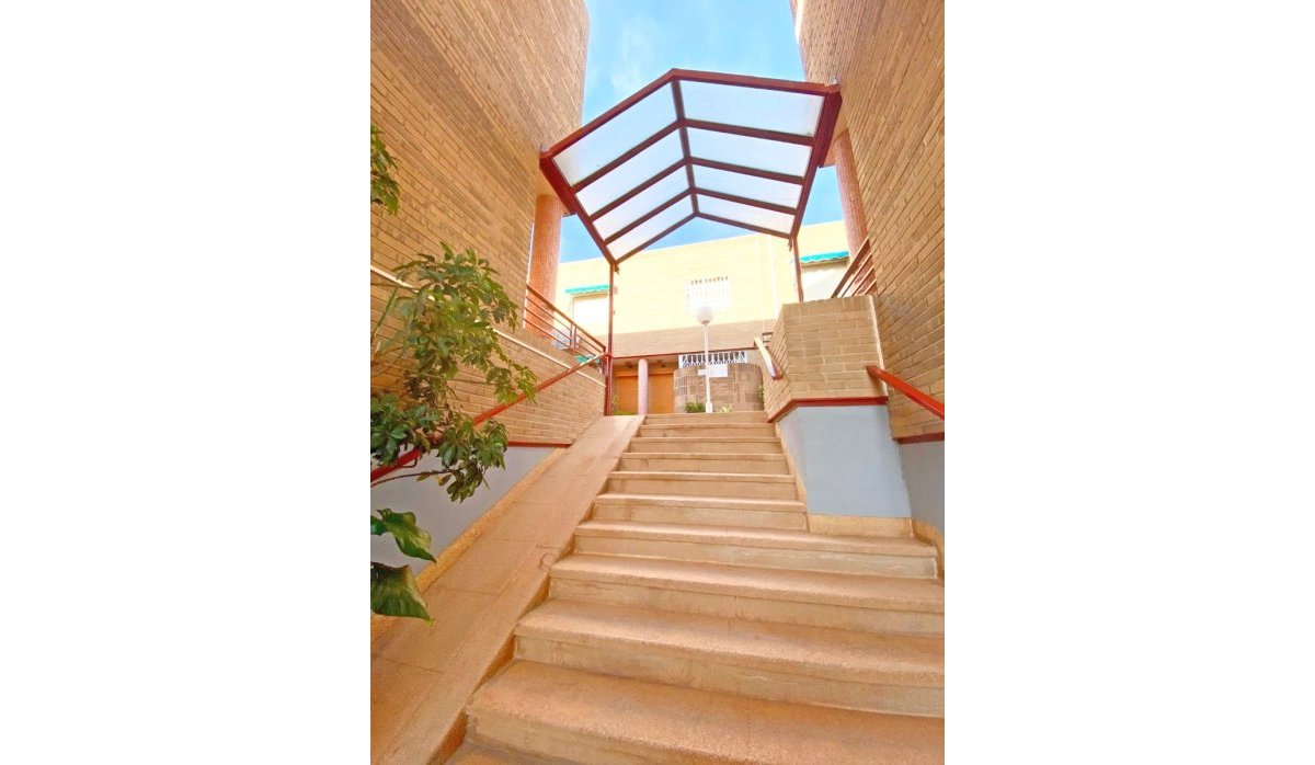 Reventa - Apartamento / piso - Los Alcazares