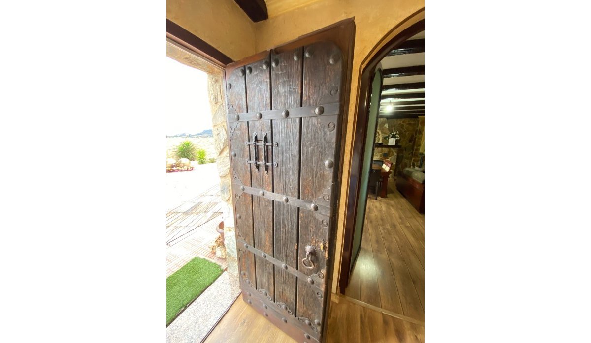 Resale - Villa - Sax