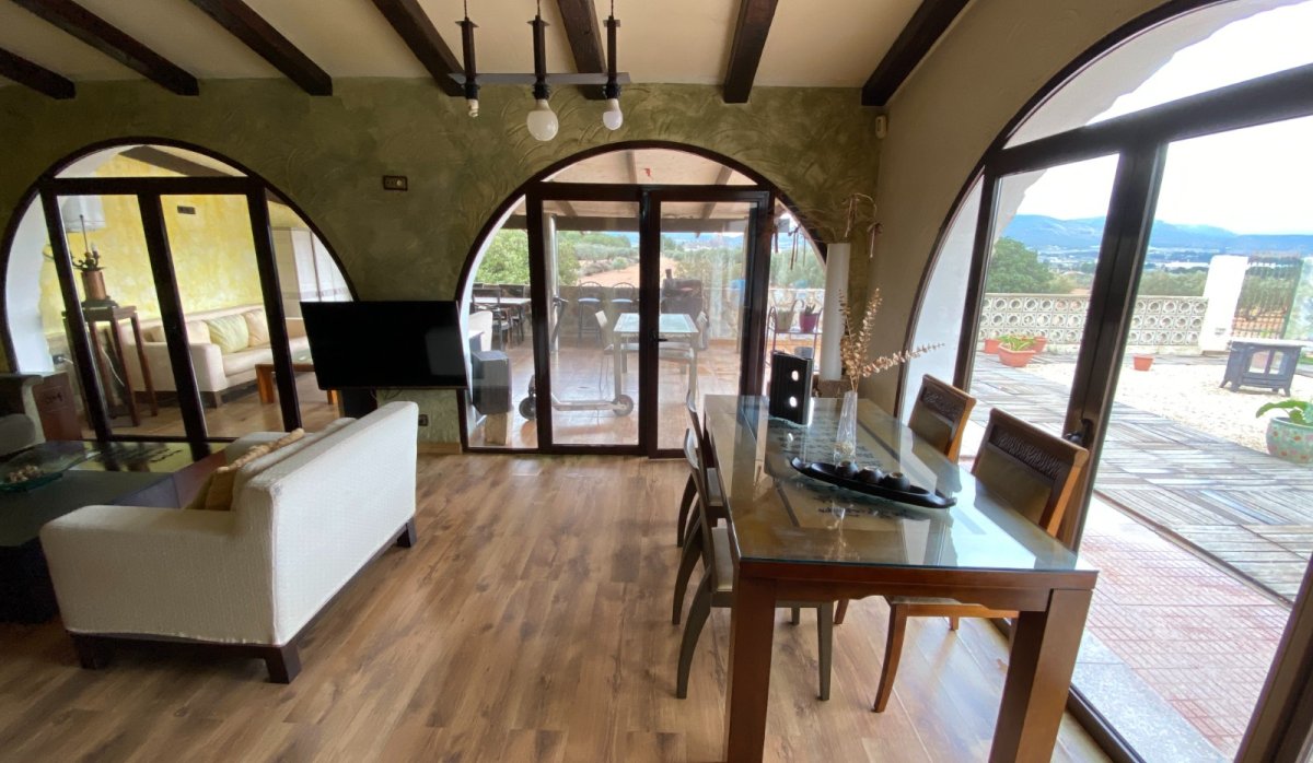 Resale - Villa - Sax