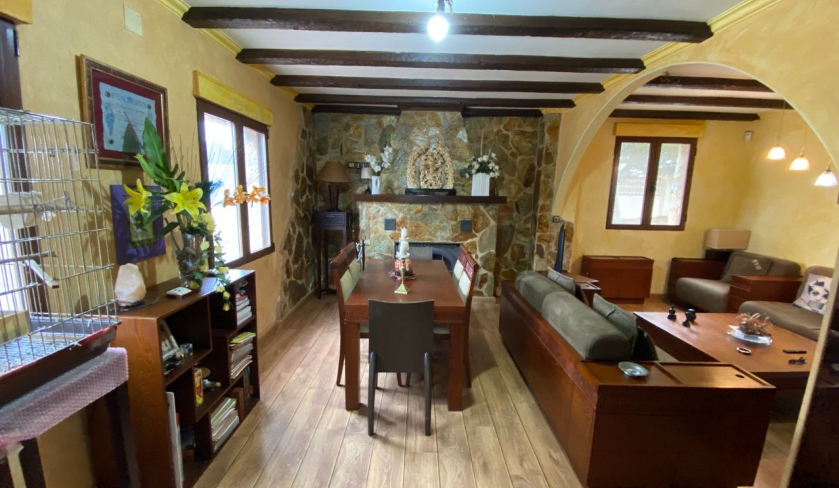 Resale - Villa - Sax