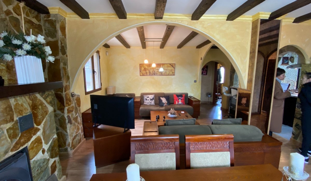 Resale - Villa - Sax