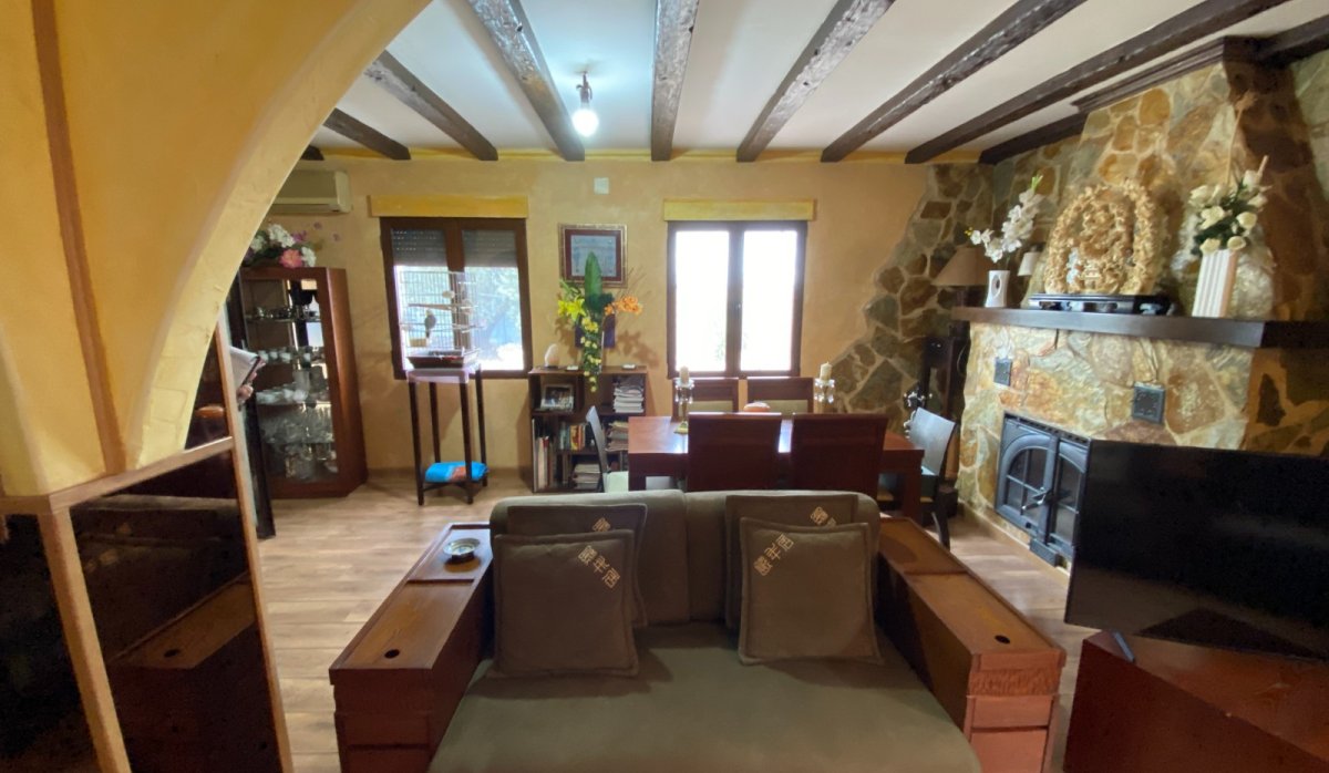 Resale - Villa - Sax